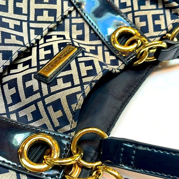 Tommy Hilfiger Signature Marineblau Canvas Tote w/Navy Patent Leather Trim - Picture 3 of 12